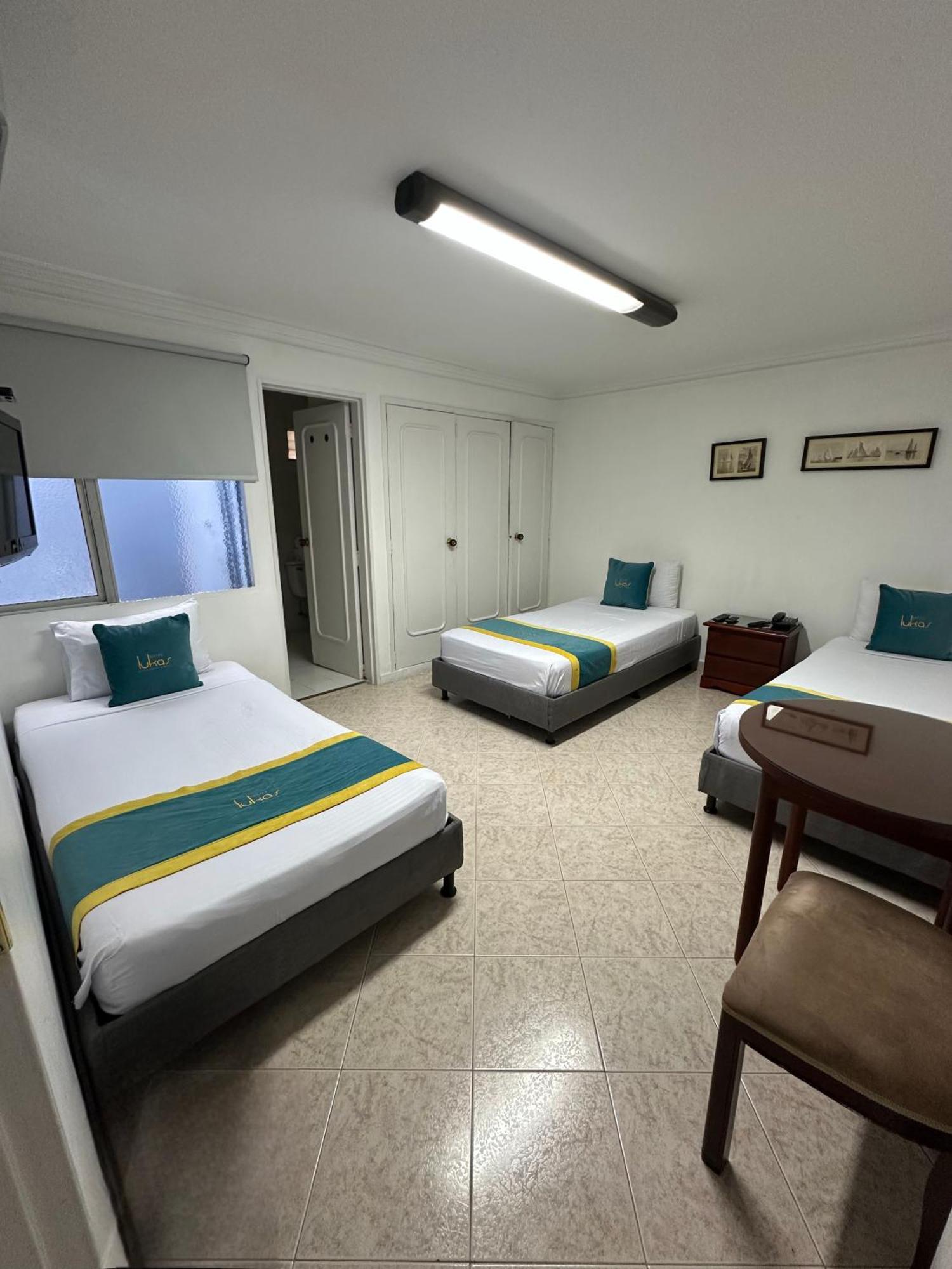Hotel Lukas Medellin Bagian luar foto