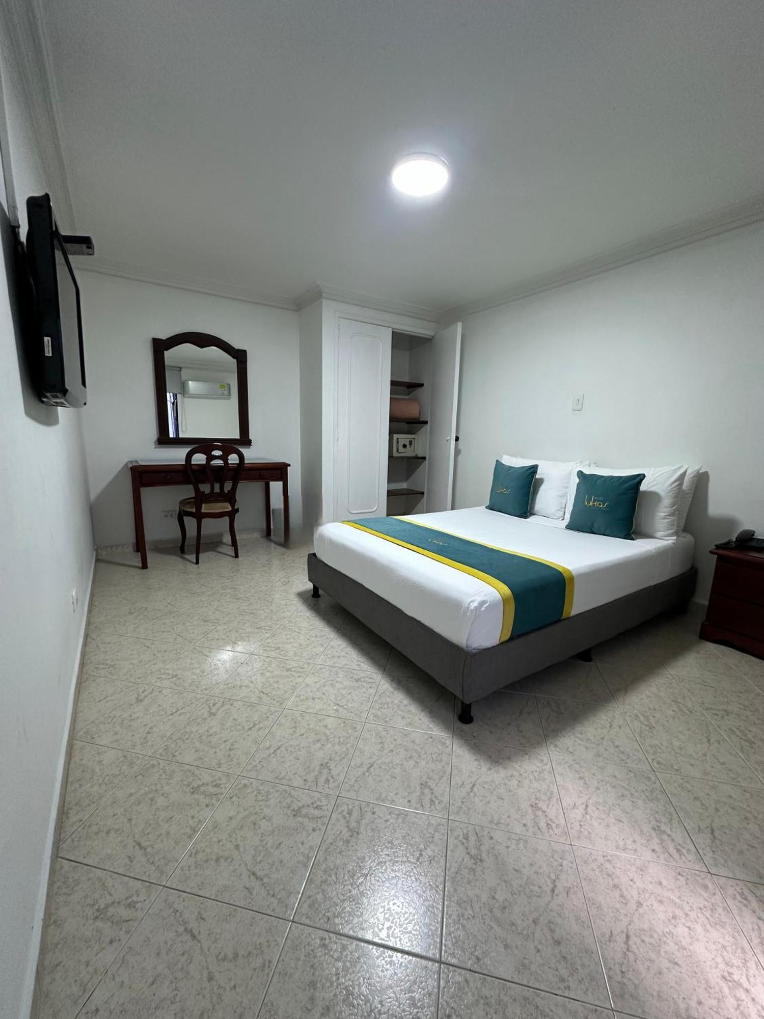 Hotel Lukas Medellin Bagian luar foto