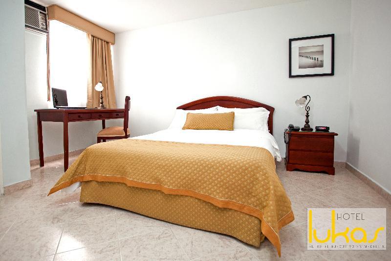 Hotel Lukas Medellin Bagian luar foto