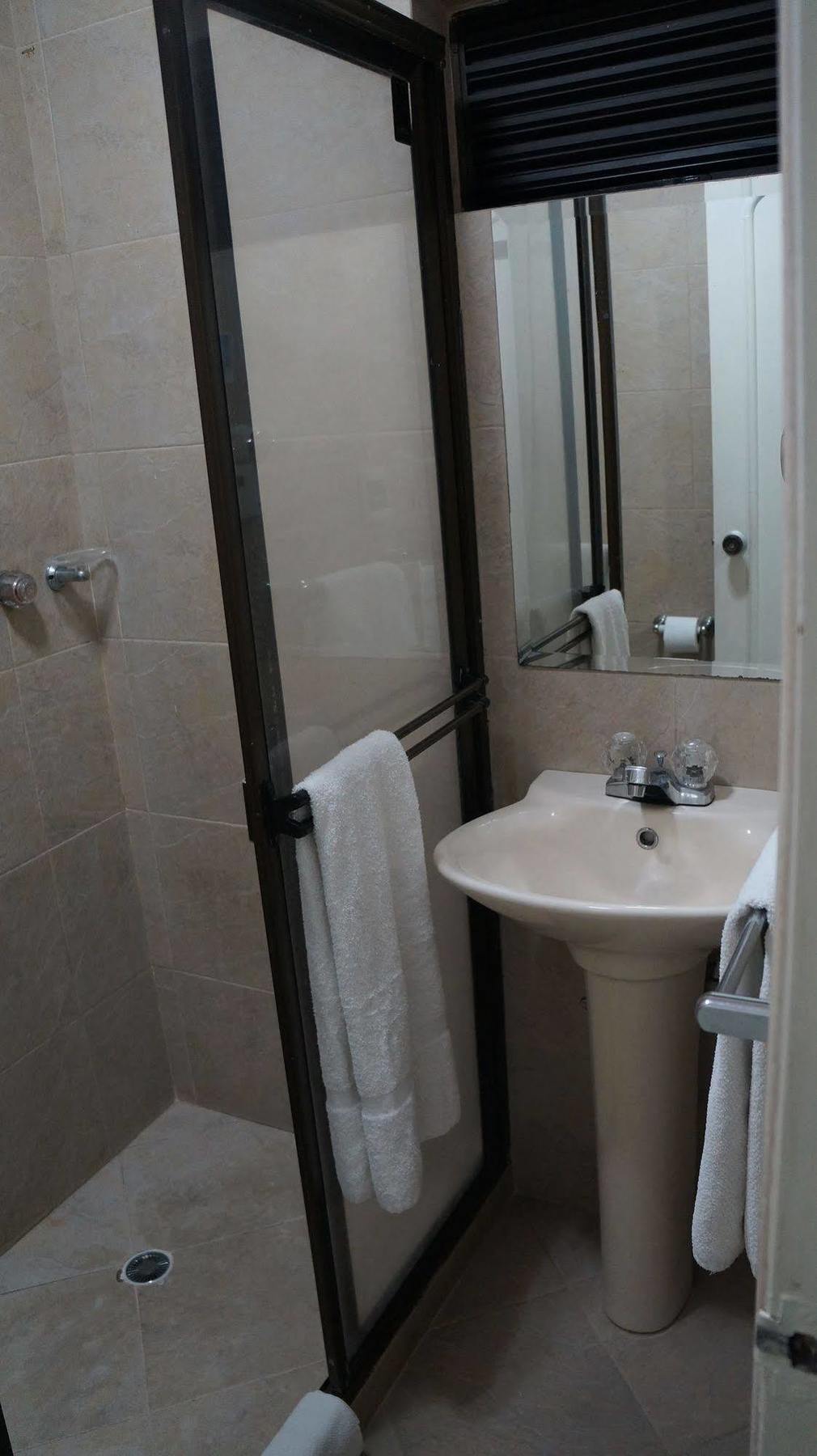 Hotel Lukas Medellin Bagian luar foto