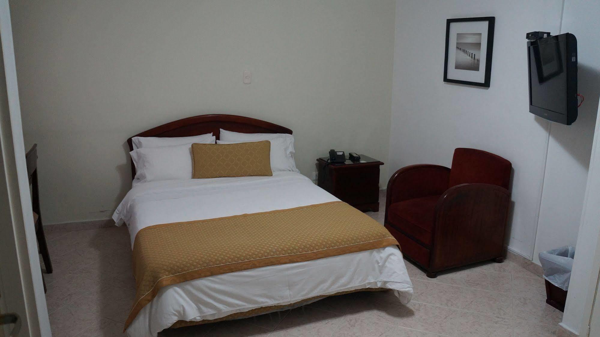 Hotel Lukas Medellin Bagian luar foto